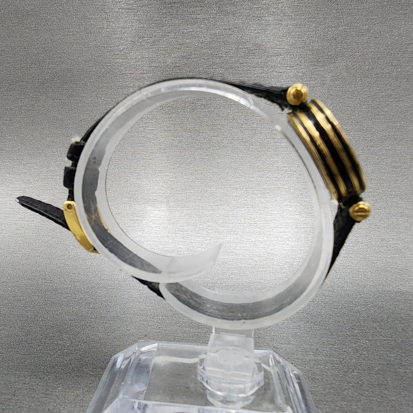 Gucci 2000L Watch Women 21mm Black Dial Gold Tone Round PARTS