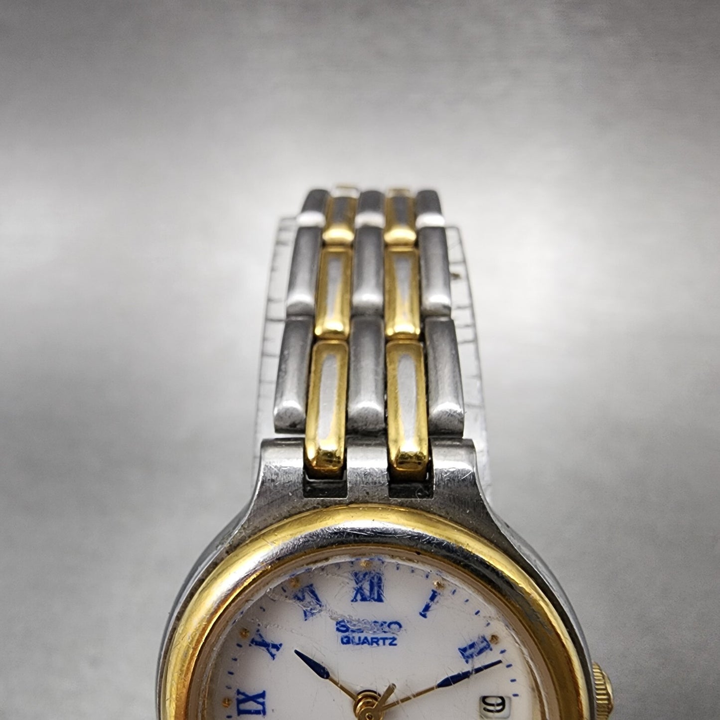 Seiko Watch Women 24mm White Dial Two Tone Date Round 7N82-6B29 New Battery