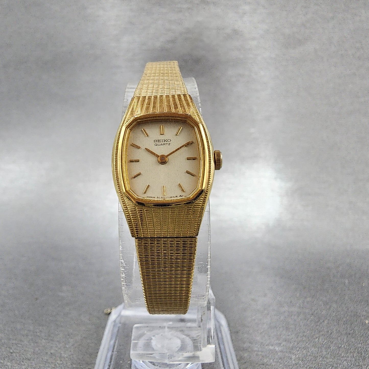 Seiko Watch Women 16mm Champagne Dial Gold Tone 2c20-5569 New Battery