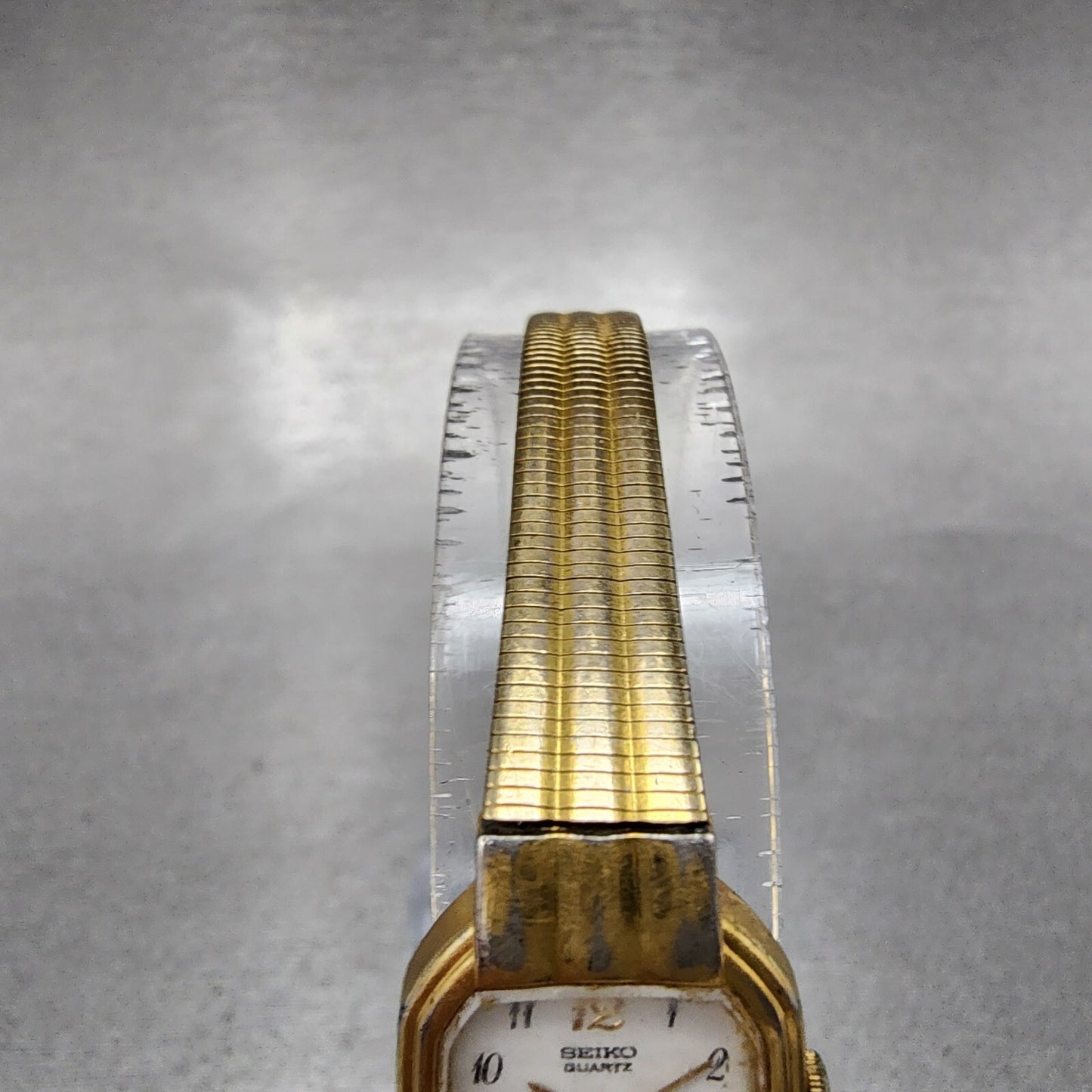 Seiko Watch Women 17mm White Dial Gold Tone Rectangle 2y00-5439 New Battery