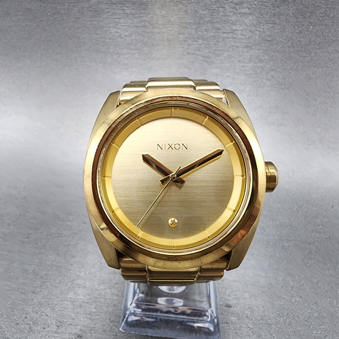 Nixon Kingpin Watch Men 41mm Gold Dial Gold Tone Round New Battery