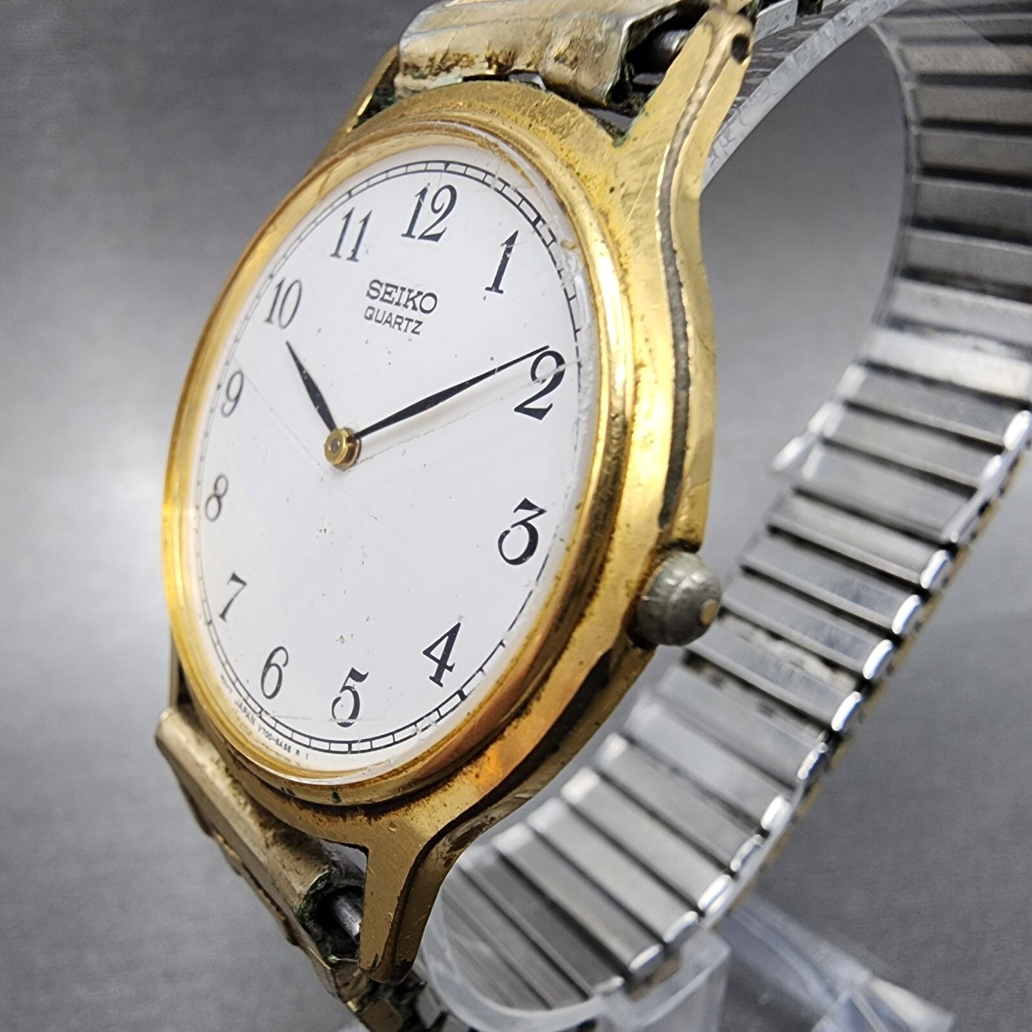 Seiko Watch Men 34mm White Dial Gold Tone Round V700-8a10 New Battery