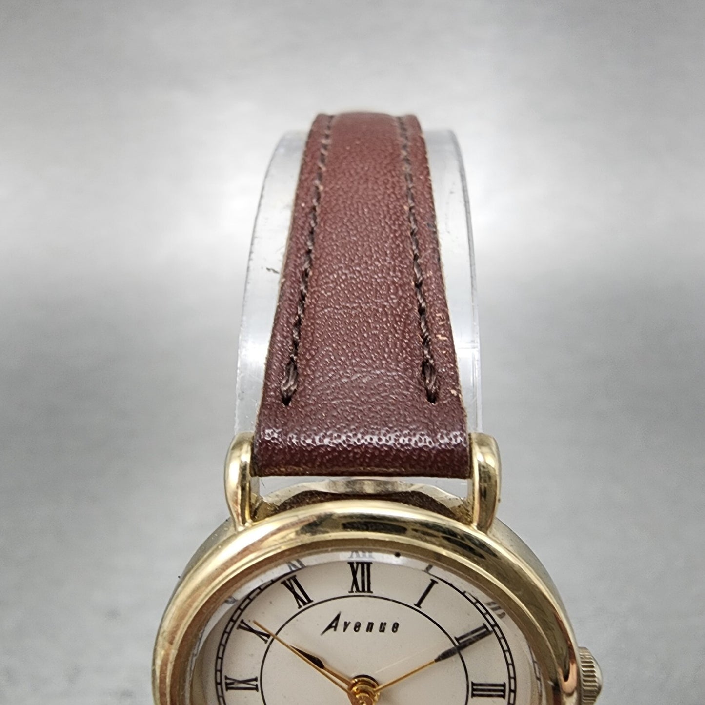 Seiko Avenue Watch Women 24mm White Dial Gold Tone Round 2P21-0B6A New Battery
