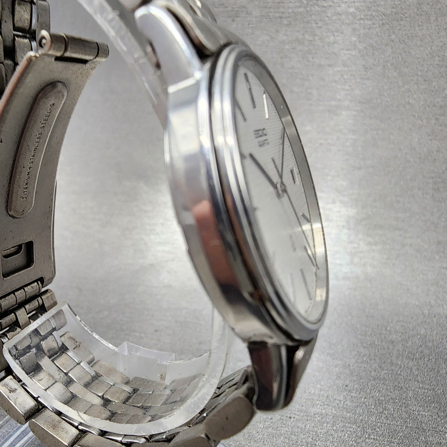 Seiko Watch Men 32mm Silver Dial Silver Tone Date Round 5932-7020 New Battery