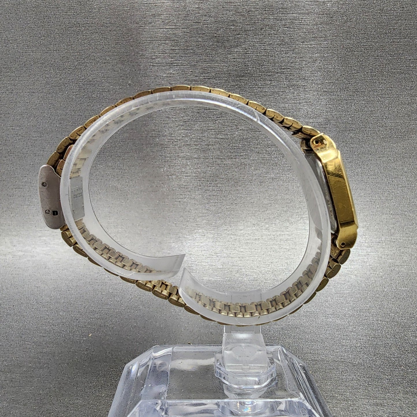 Seiko Tank Watch Women 18mm Gold Dial Gold Tone Rectangle V401-5150 New Battery