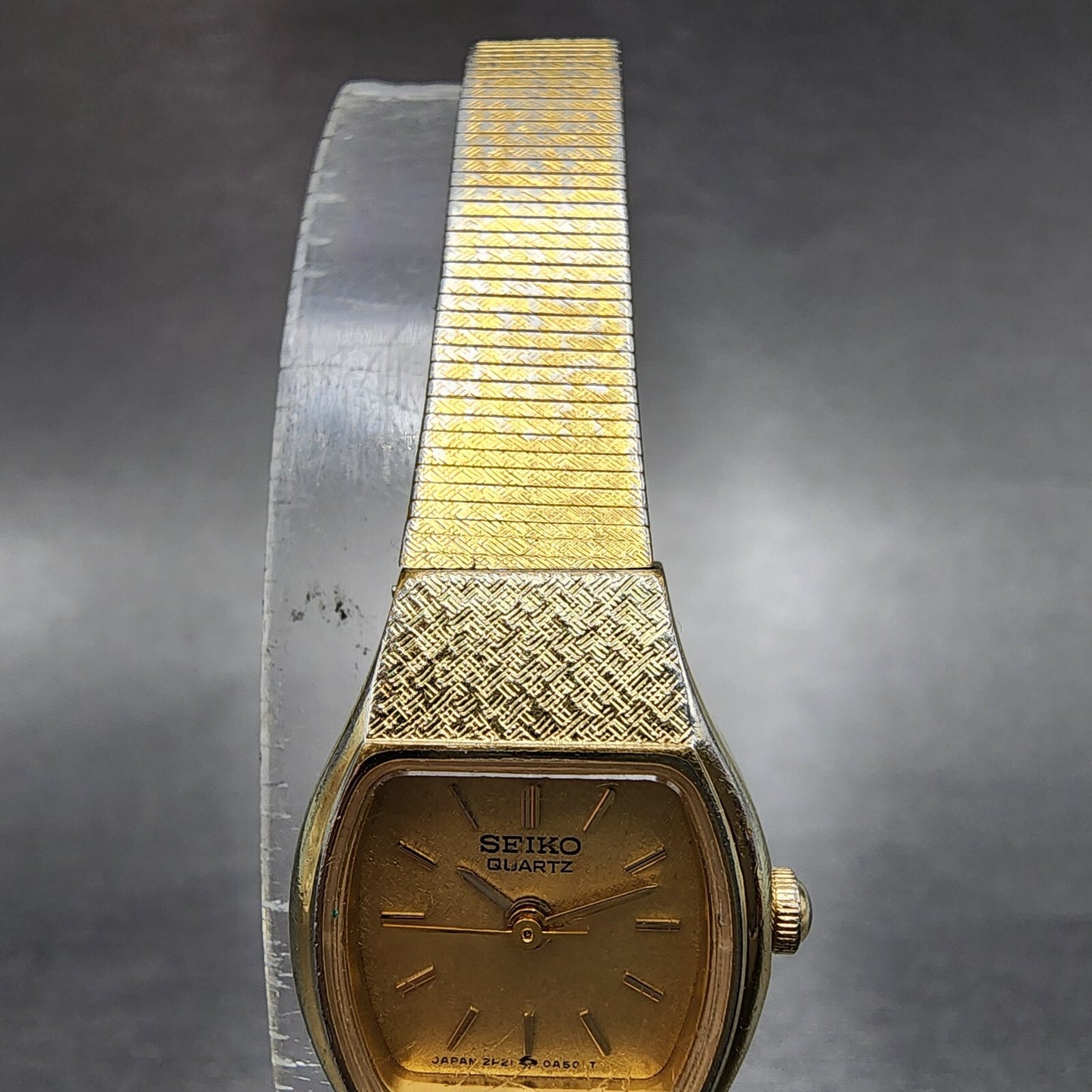 Seiko Watch Women 17mm Gold Dial Gold Tone Hexagon 2P21-5A29 New Battery