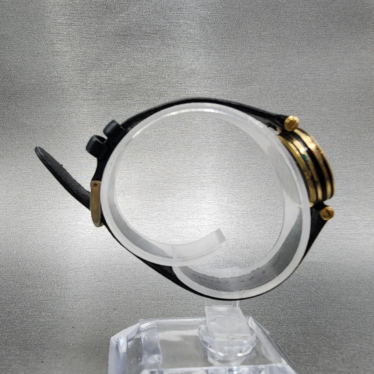 Gucci 2000L Watch Women 22mm Black Dial Gold Plated Round New Battery
