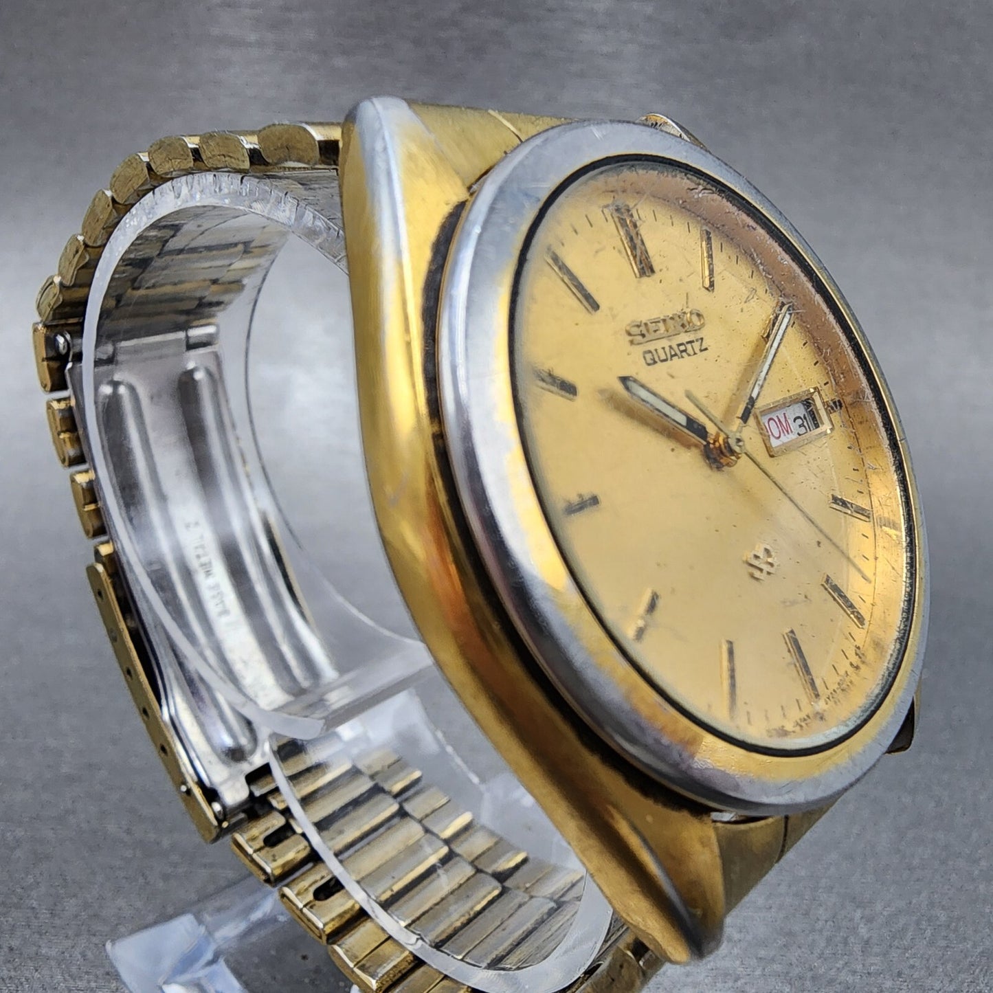 Seiko SQ Watch Men 37mm Gold Dial Gold Tone Daydate 5y23-8189 New Battery