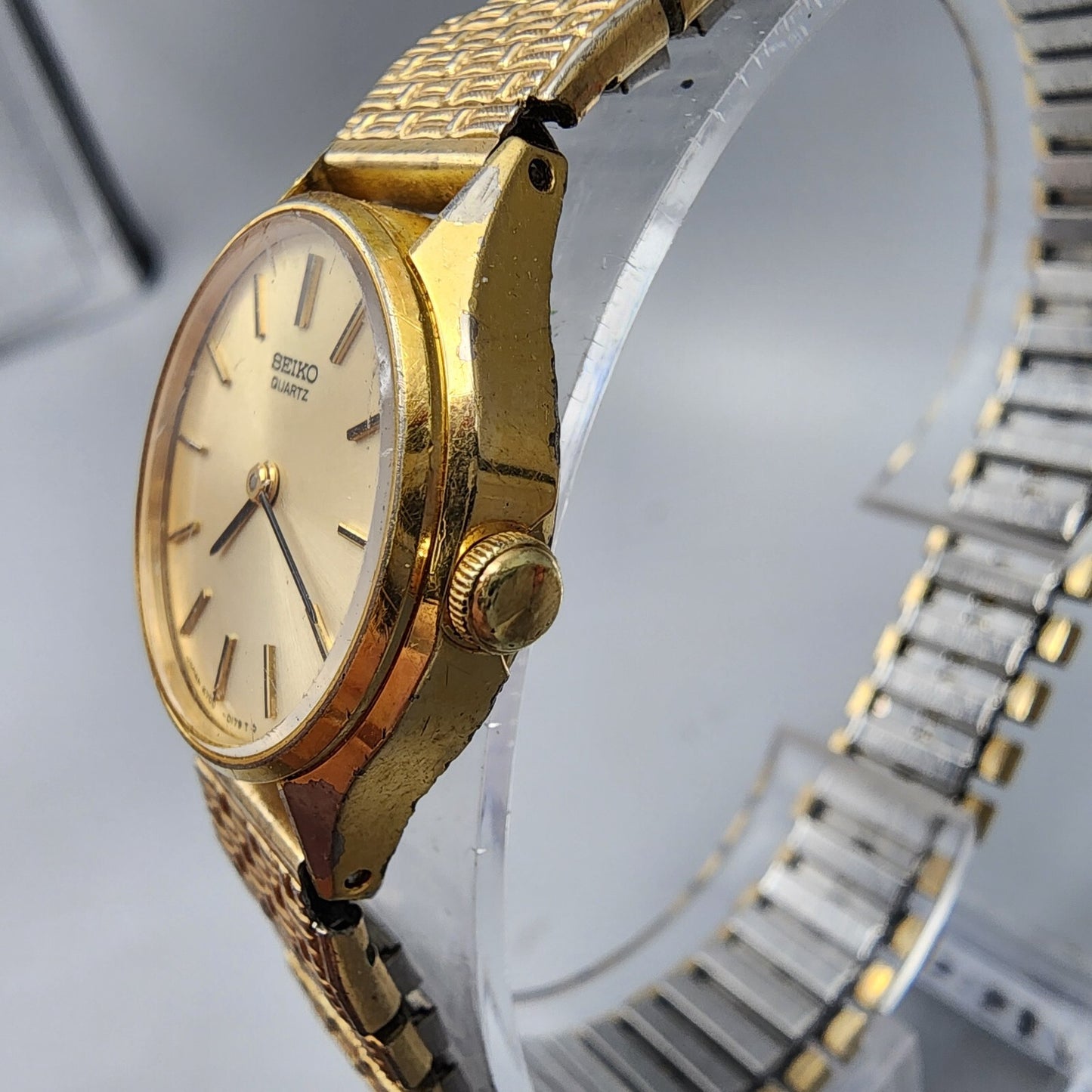 Vintage Seiko Watch Women Gold Tone Champange Dial 23mm Round 4700-0059 New Batt
