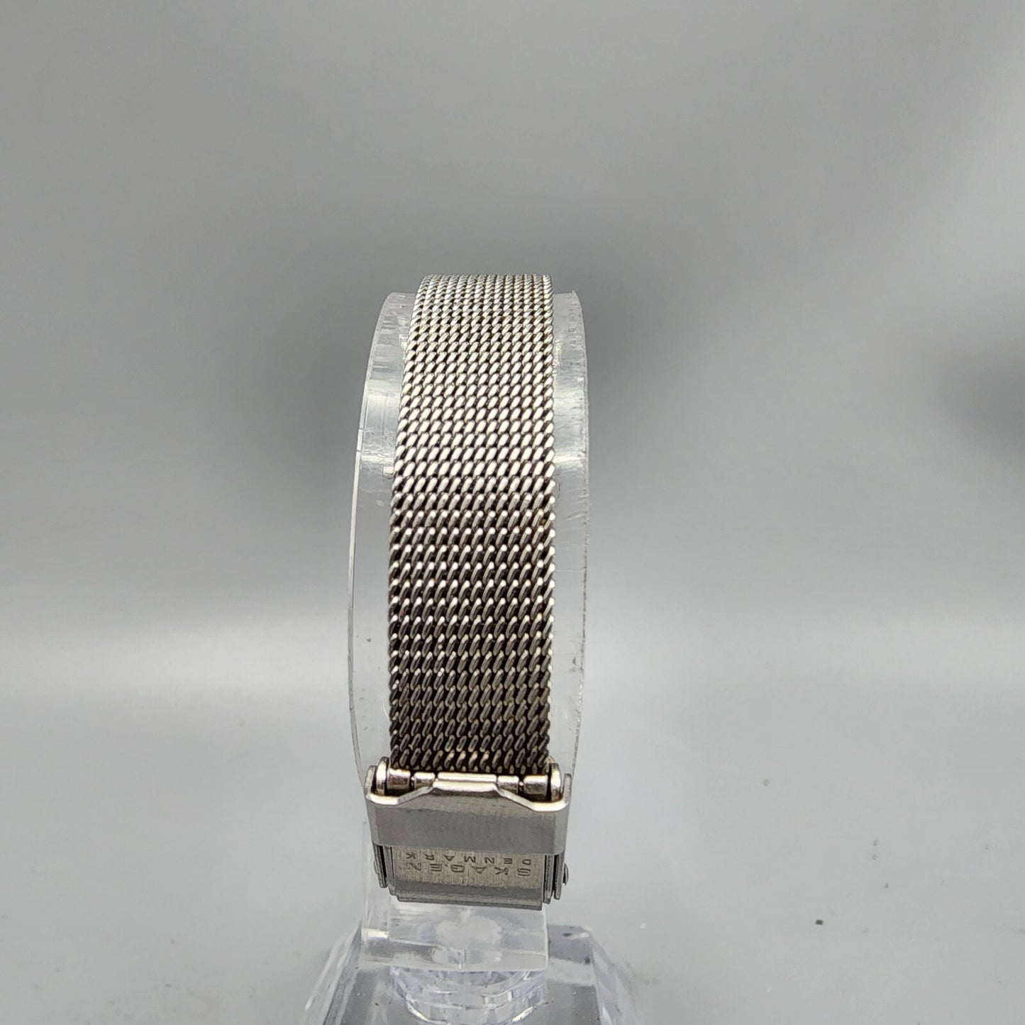 Skagen Steel Watch Women Silver Tone MOP Dial 19mm Round 590SSSMPCR New Battery
