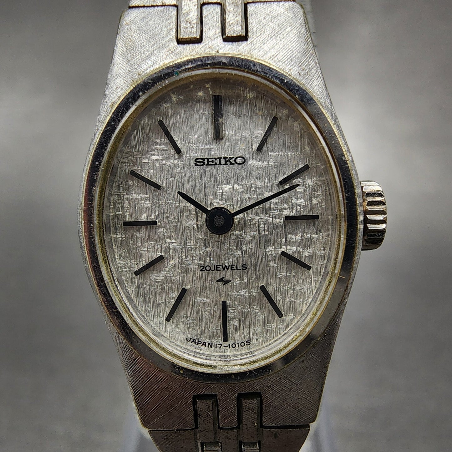 Seiko Watch Women 17mm Silver Dial Silver Tone Manual Oval 17-7230 Runs