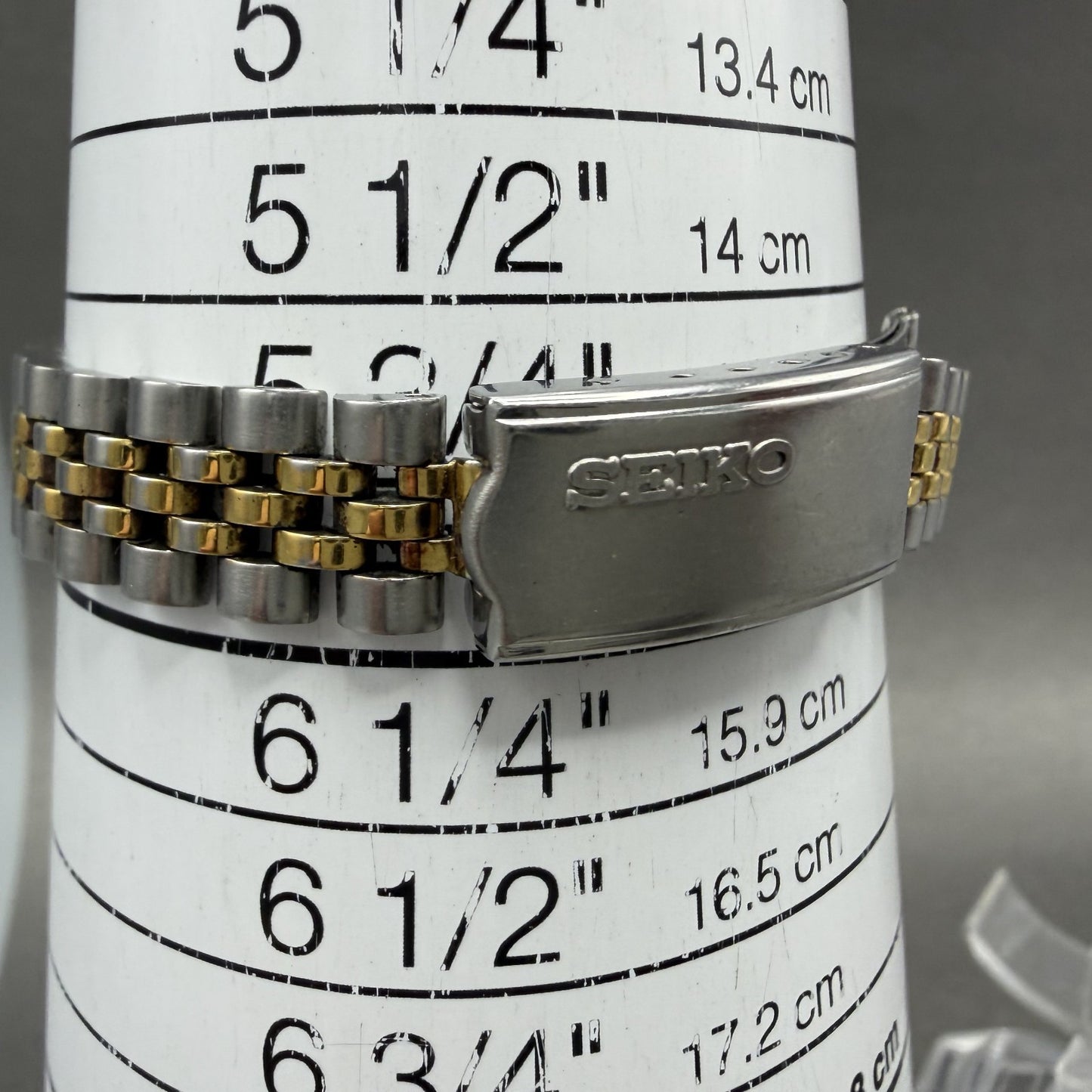Seiko SQ Watch Women 24mm White Dial Two Tone Daydate 3y030169 New Battery iw2010