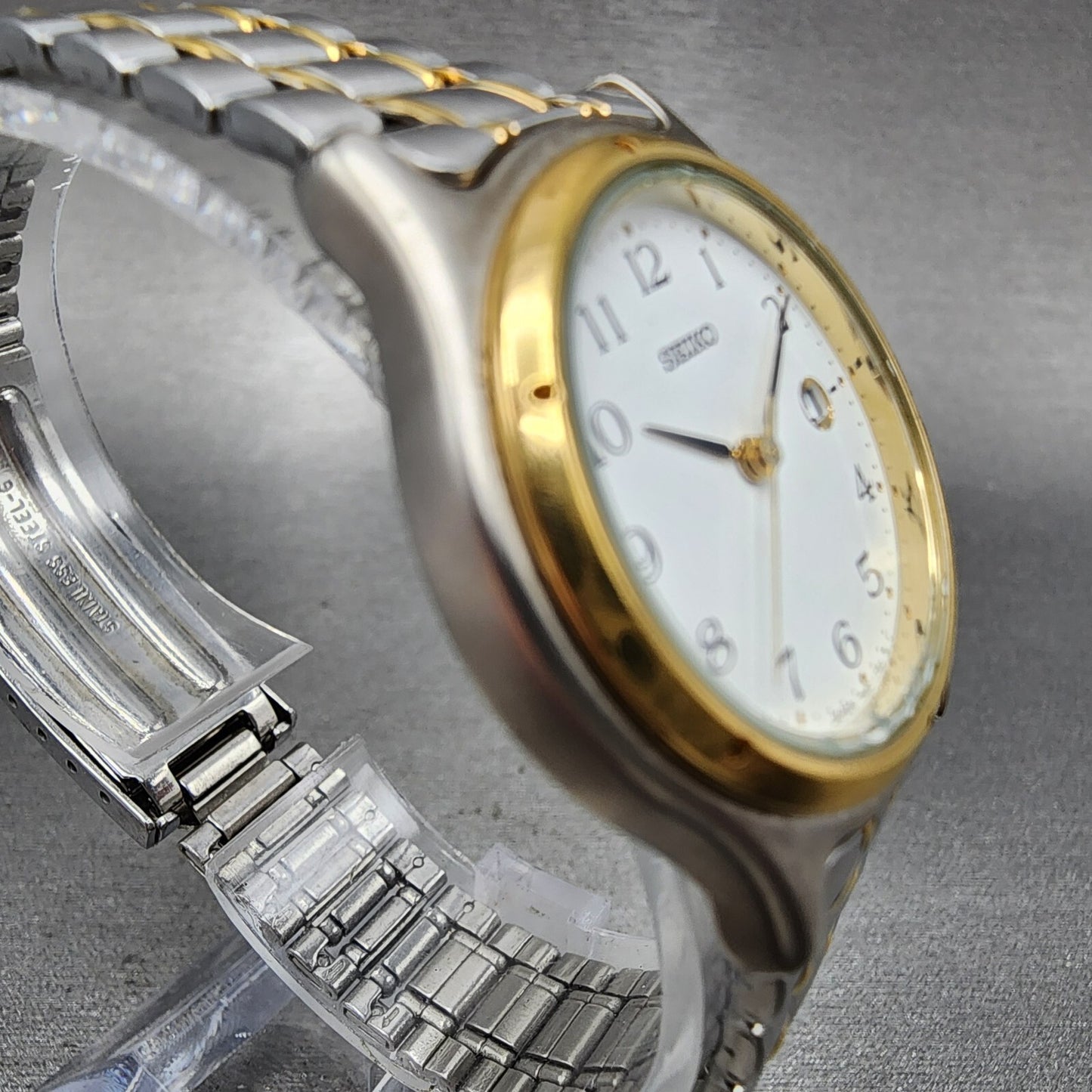 Seiko Watch Women 28mm White Dial Two Tone Date Round 7N82-0790 New Battery