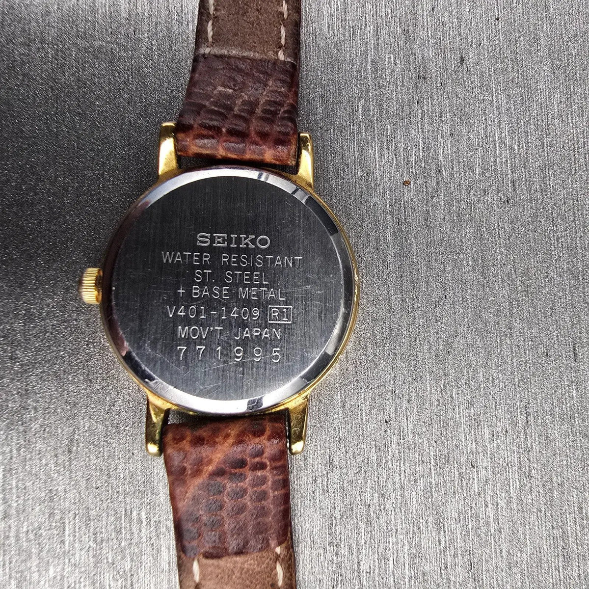 Seiko Watch Women 22mm Ivory Dial Gold Tone Round V401-1409 New Battery Vintage310