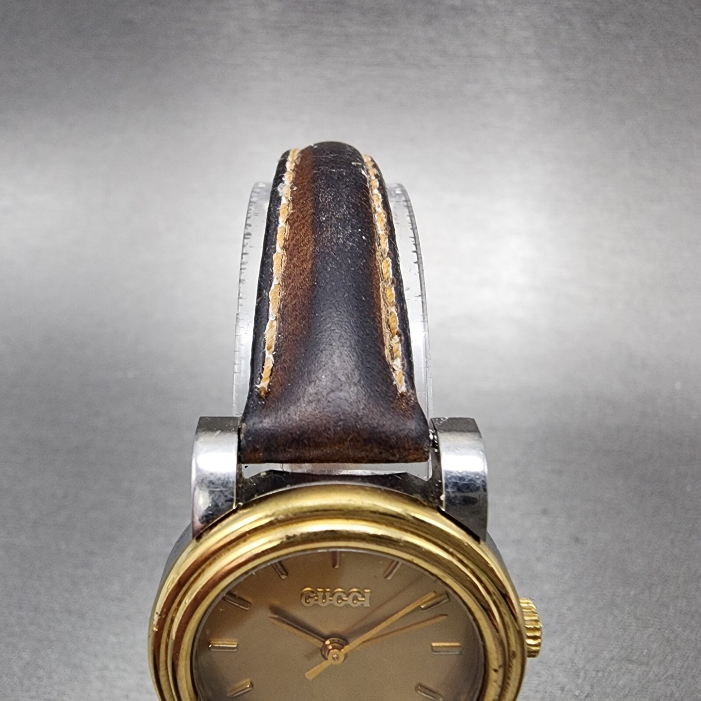 Gucci 4300L Watch Women 26mm Gold Dial Two Tone Date Round New Battery