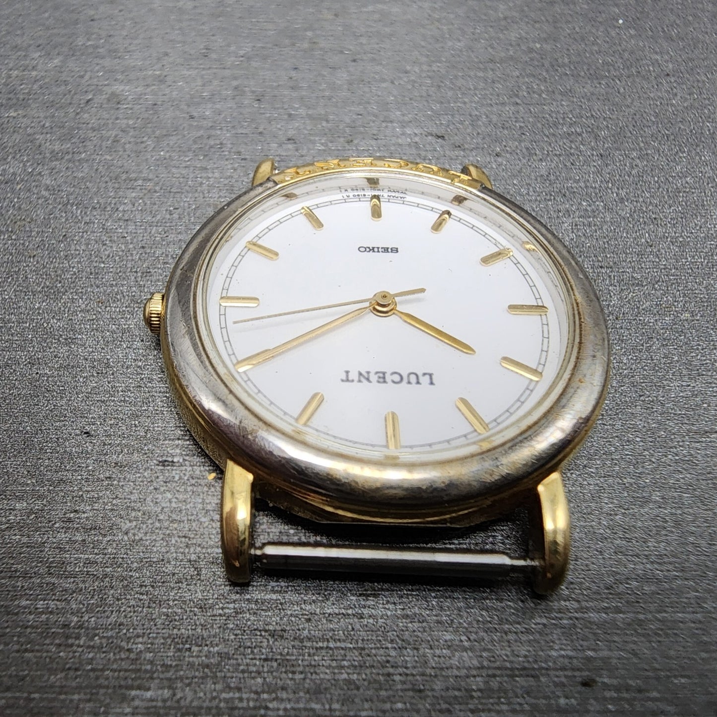 Seiko Lucent Watch Men 30mm White Dial Two Tone 7n01-615a New battery
