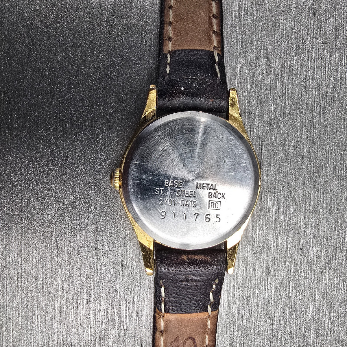 Seiko Watch Women 20mm Gold Dial Gold Tone Round 2Y01-0A19 New Battery Vintage 710