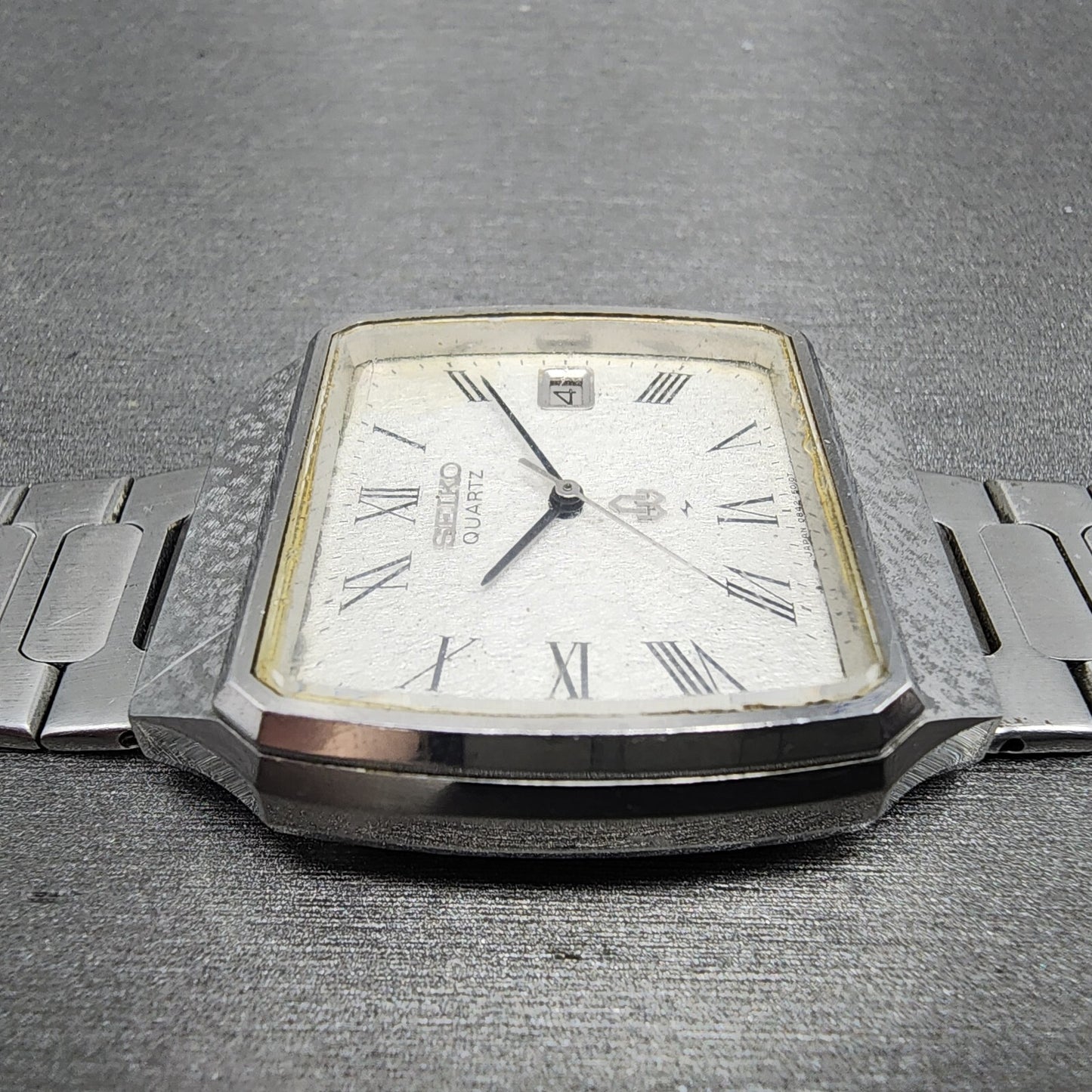 Seiko watch Men 33mm White Textured Dial Silver Tone Date 0842-5010 New Battery