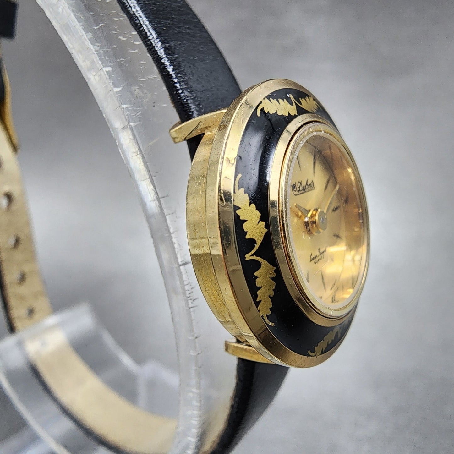 Lucien Piccard Dufonte Watch Women 19mm Gold Dial Gold Tone Round New Battery