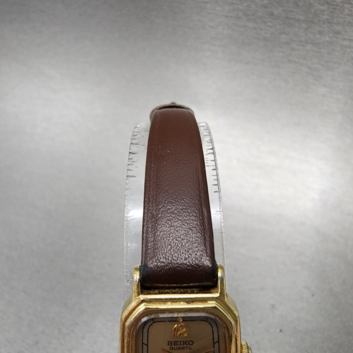 Seiko Tank Watch Women 17mm Brown Dial Gold Tone 2p20-5a09 New Battery