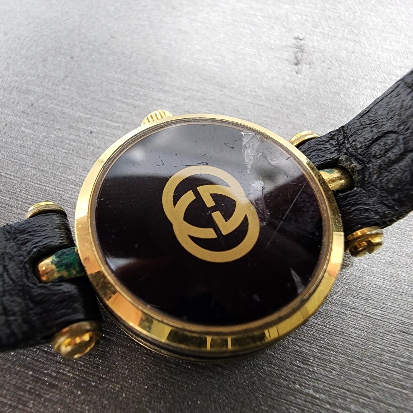 Gucci 2000L Watch Women 22mm Black Dial Gold Plated Round New Battery
