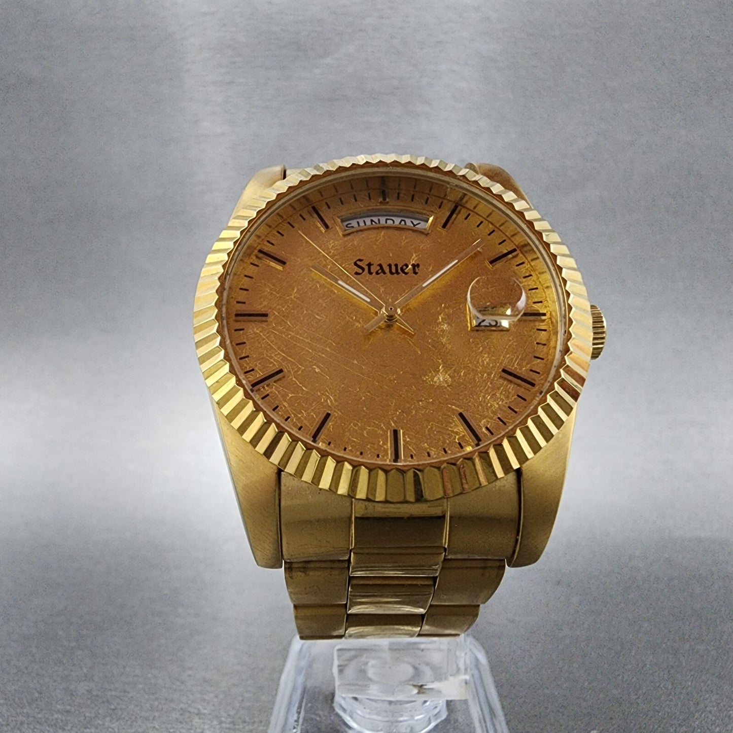 Stauer Watch Men 40mm Gold Foil Dial Gold Tone Daydate 24867 New Battery