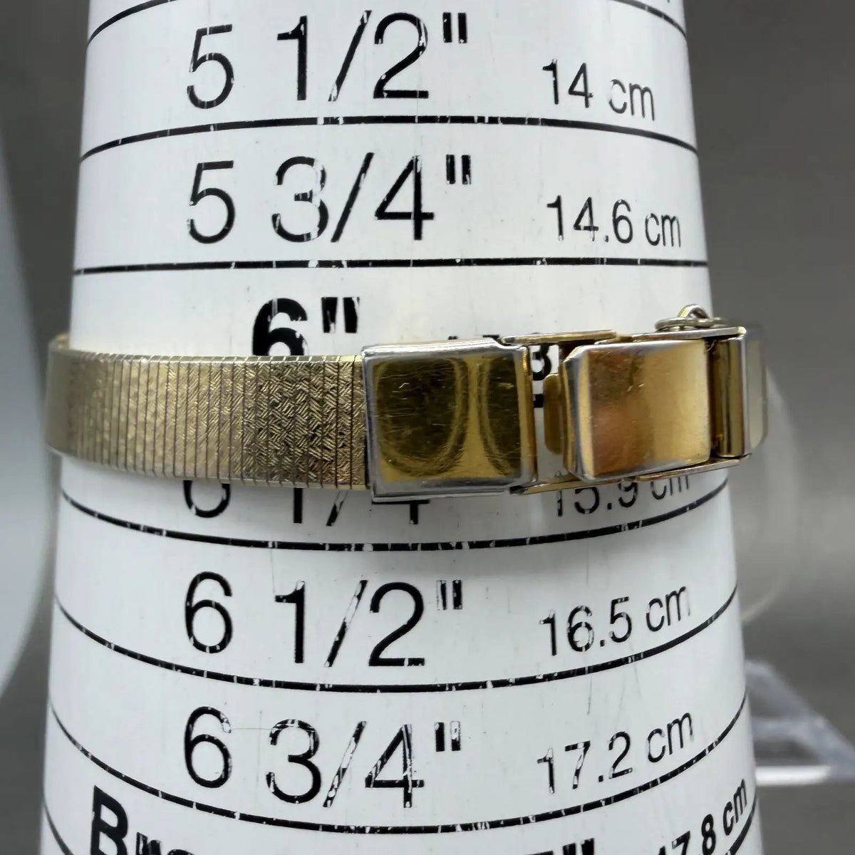 Seiko Watch Women 17mm Champagne Dial Gold Tone Rectangle 2C205789 New Battery10