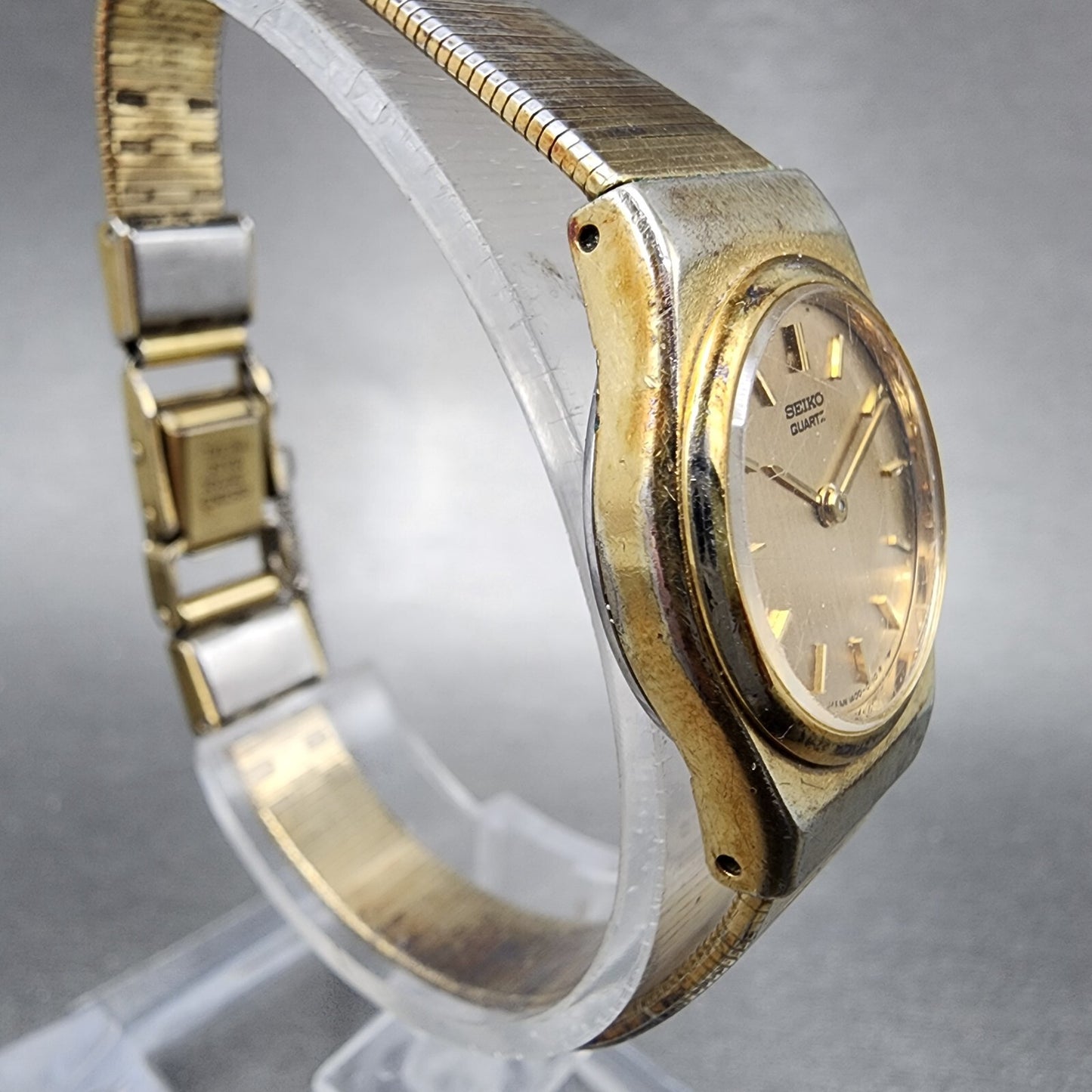 Seiko Watch Women 20mm Gold Dial Gold Tone Round 1400-0039 New Battery