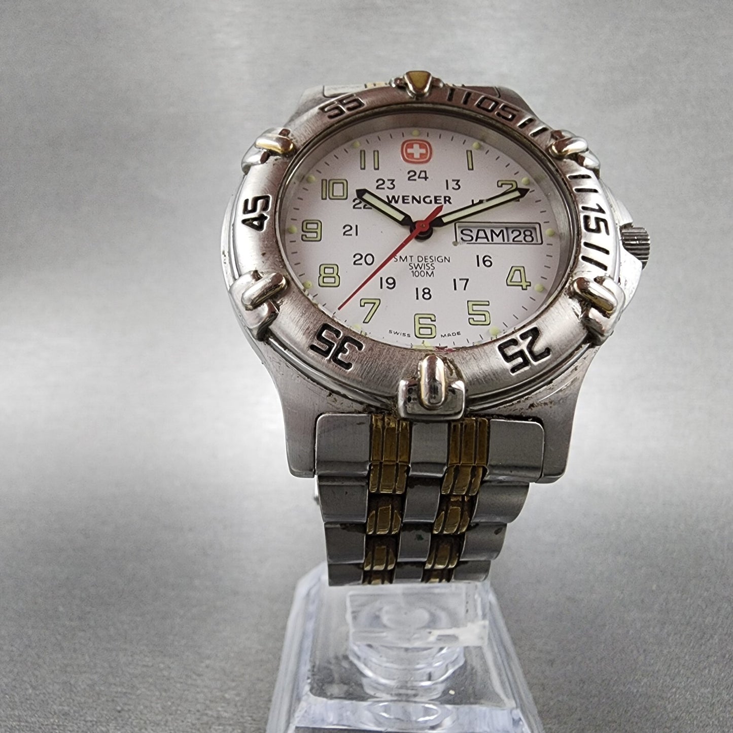 Wenger Dive Watch Men 40mm White Dial Two Tone Date Round SMT Design New Battery