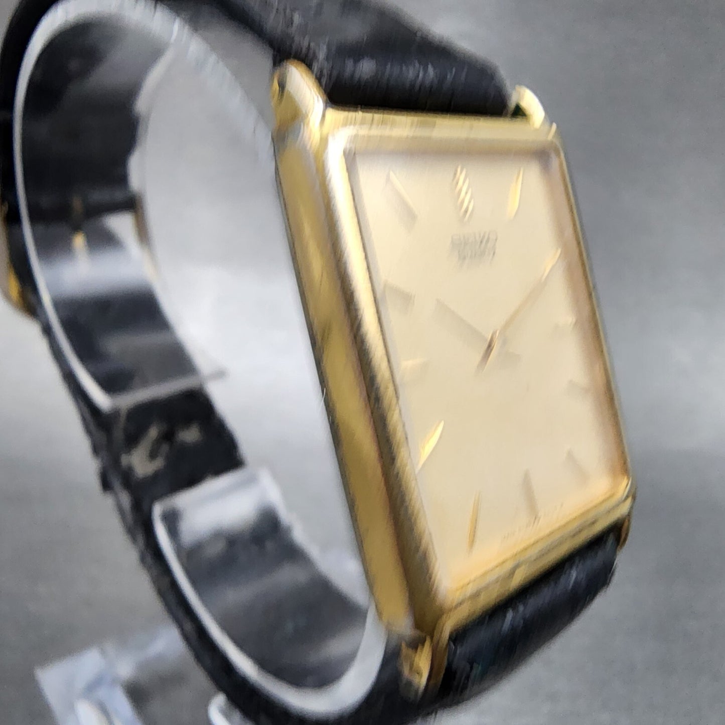 Seiko Tank Watch Men 25mm Champagne Dial Gold Tone 5y30-5a00 New Battery READ!!!