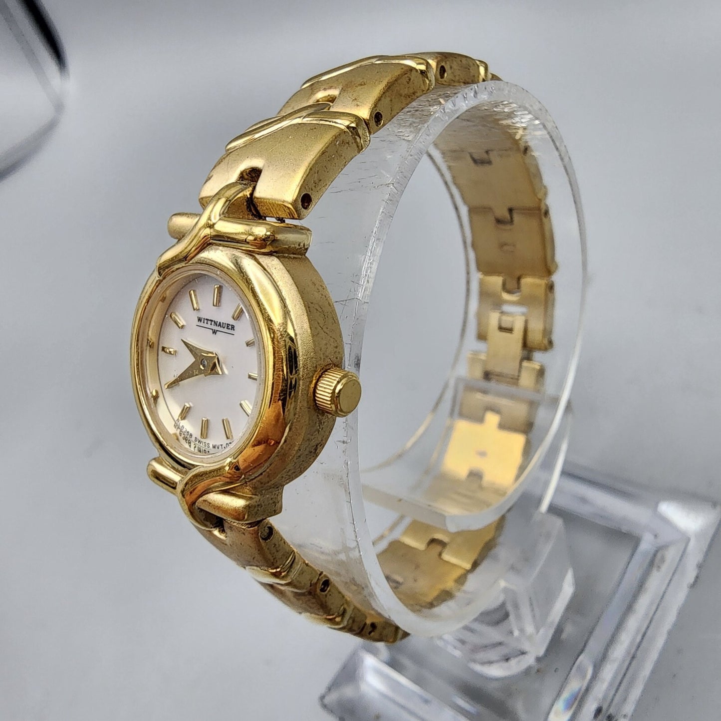 Wittnauer Watch Women Gold Tone MOP Dial Round 19mm RL8368 New Batttery