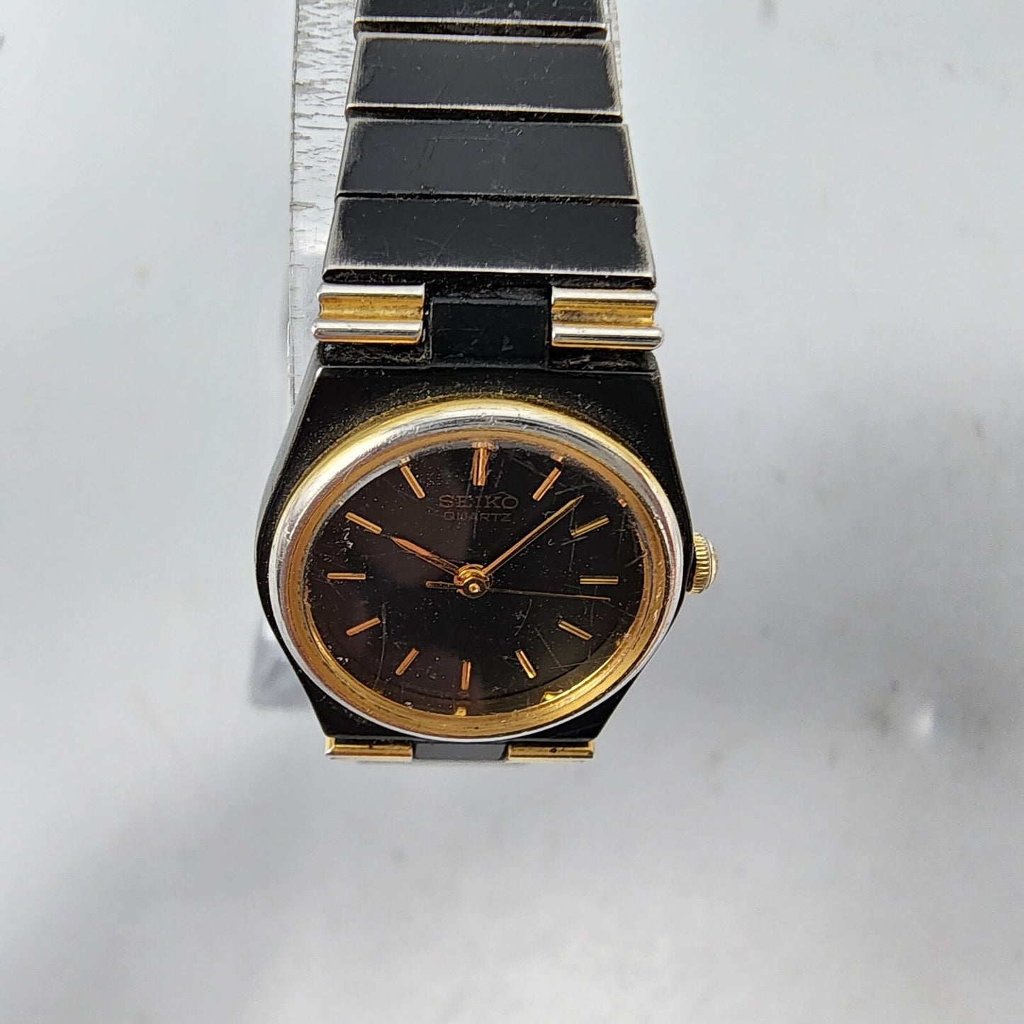Vintage Seiko Watch Women Black Gold Tone Round 20mm 7321-0249 New Battery