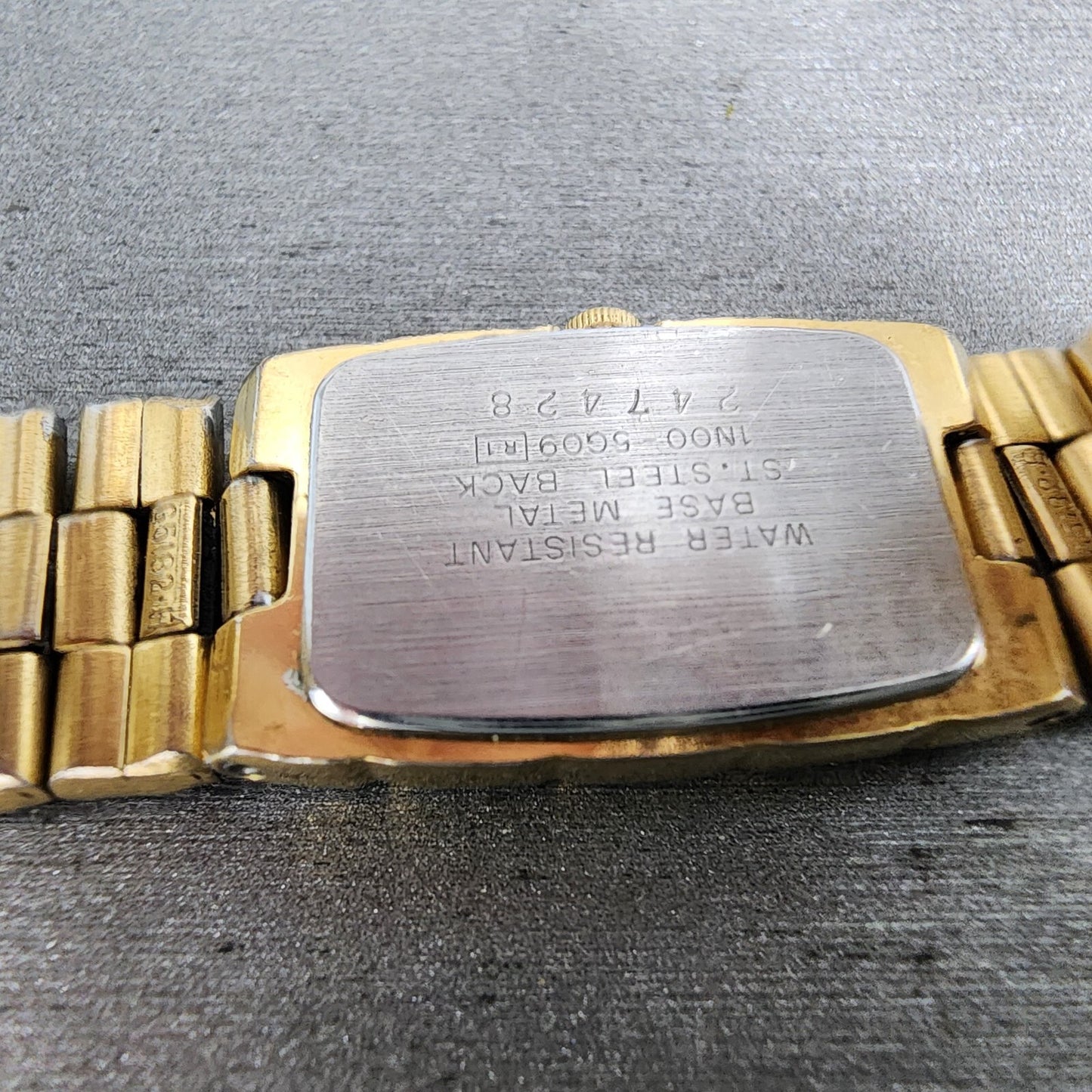 Seiko Tank Watch Women 16mm Champagne Dial Gold Tone Rectangle 1N00-5G09 NewBat