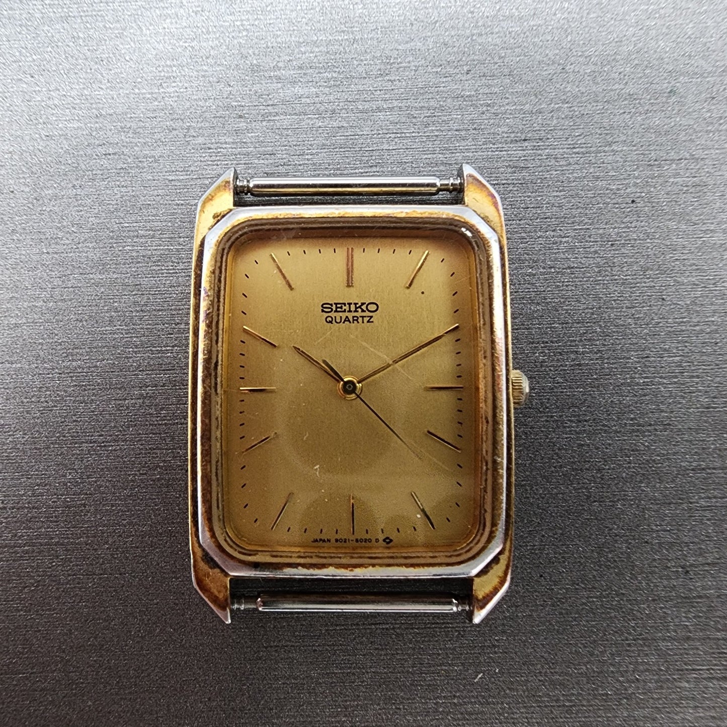 Seiko Tank Watch Men 25mm Champagne Dial Gold Tone Rectangle 9021-5010 New Batt