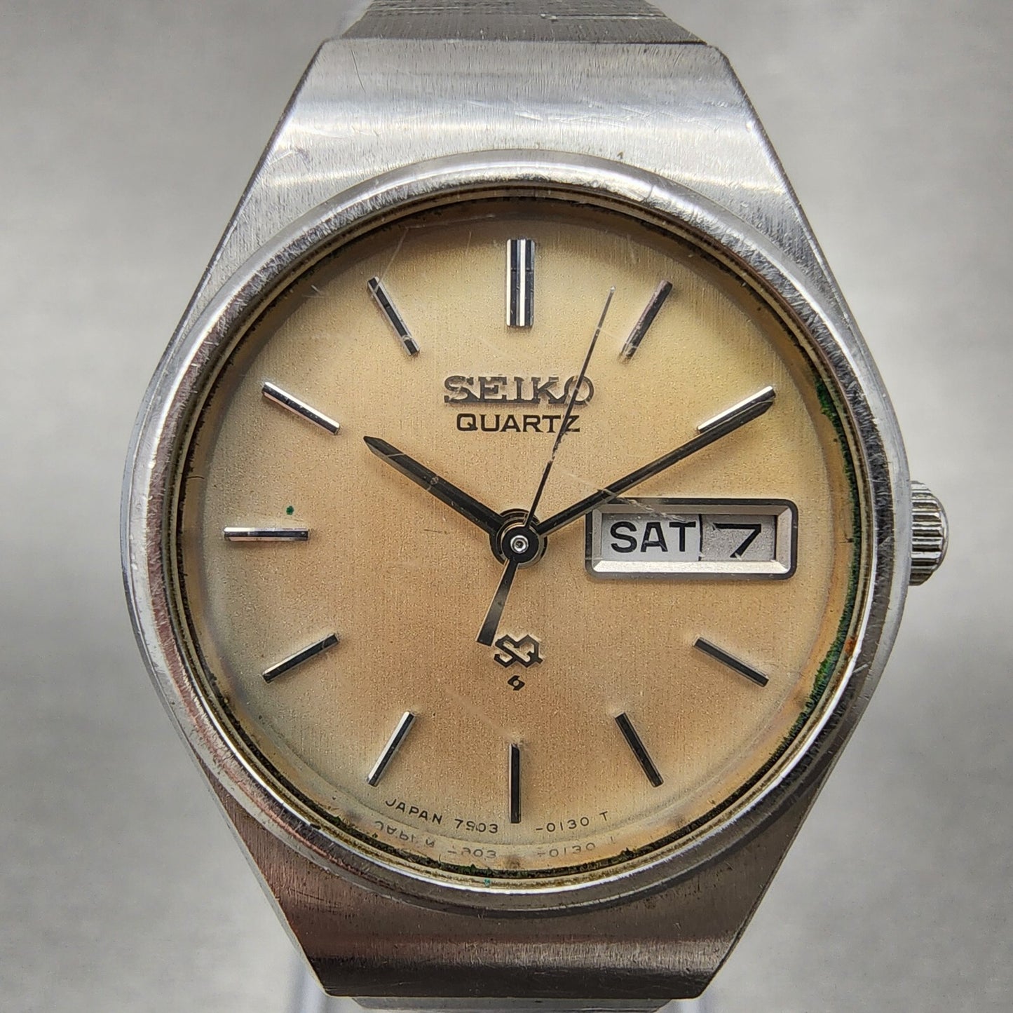 VTG Seiko SQ Watch Women Two Tone Silver Dial Daydate 24mm Round 7903-0029 Runs