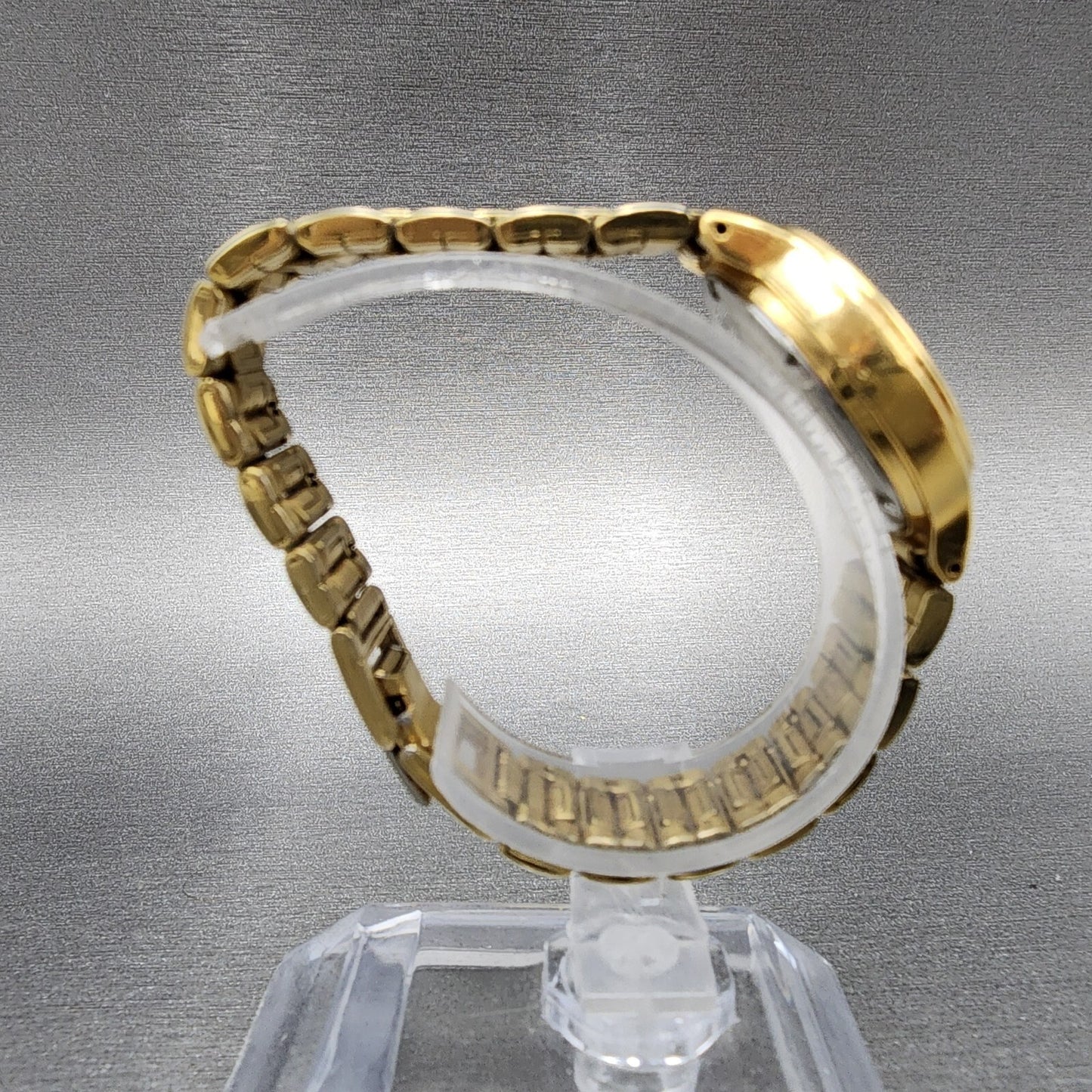 Seiko Watch Women 25mm Cream Dial Gold Tone Round V701-2H30 New Battery
