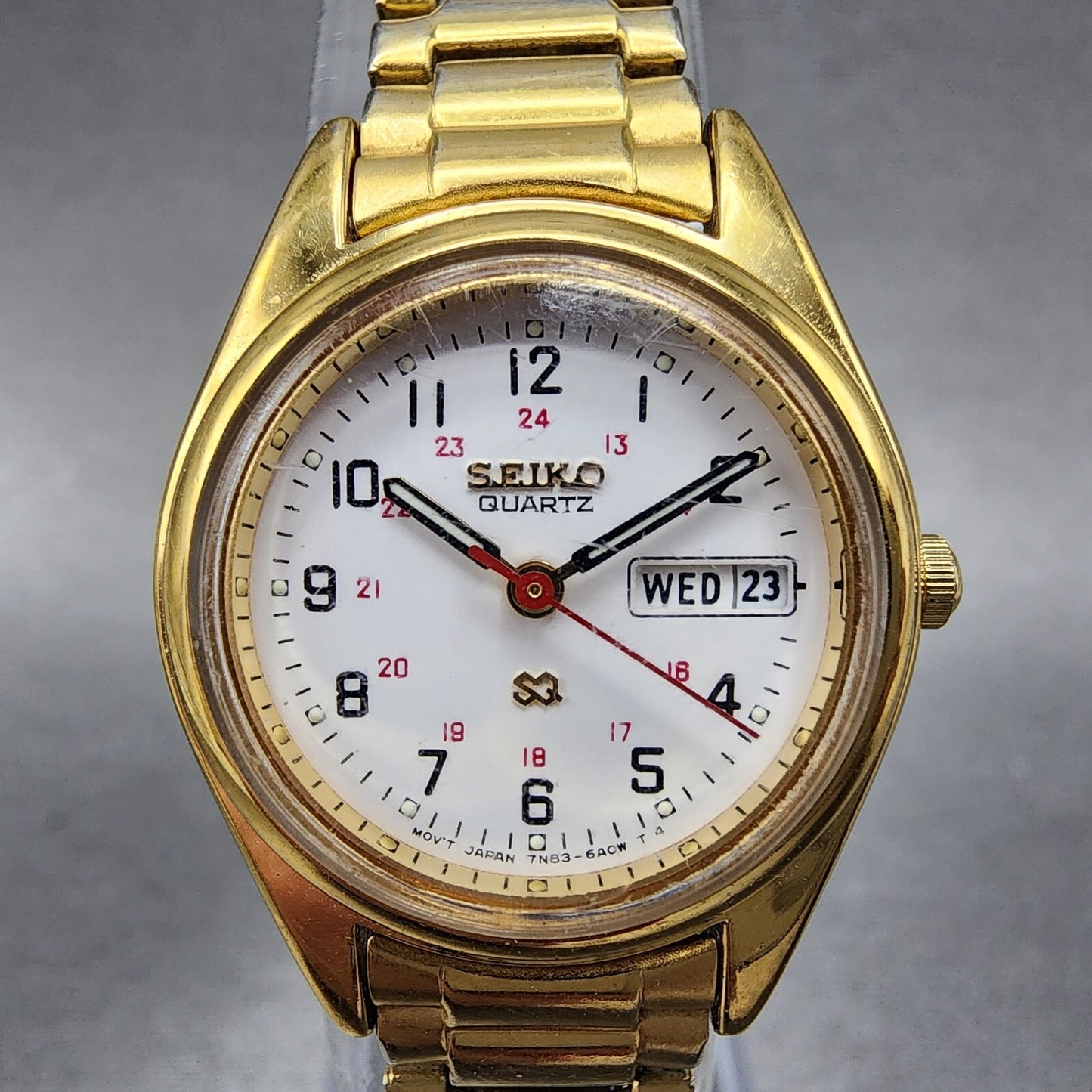 Seiko SQ Watch Women 24mm White Dial Gold Tone Daydate Round 7N83-6A09 New Batt
