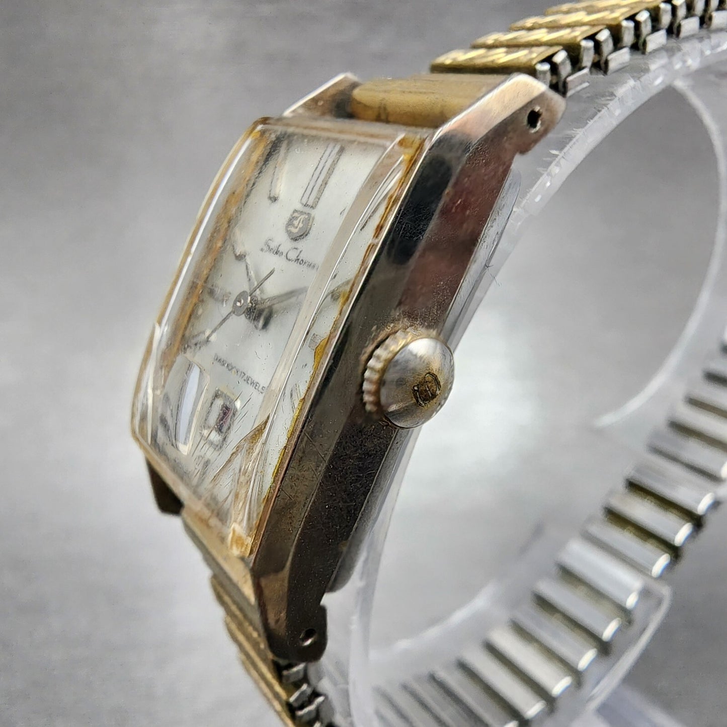Seiko Chorus Tank Watch Women 17mm Silver Dial Gold Tone Date Manual 2107-3140