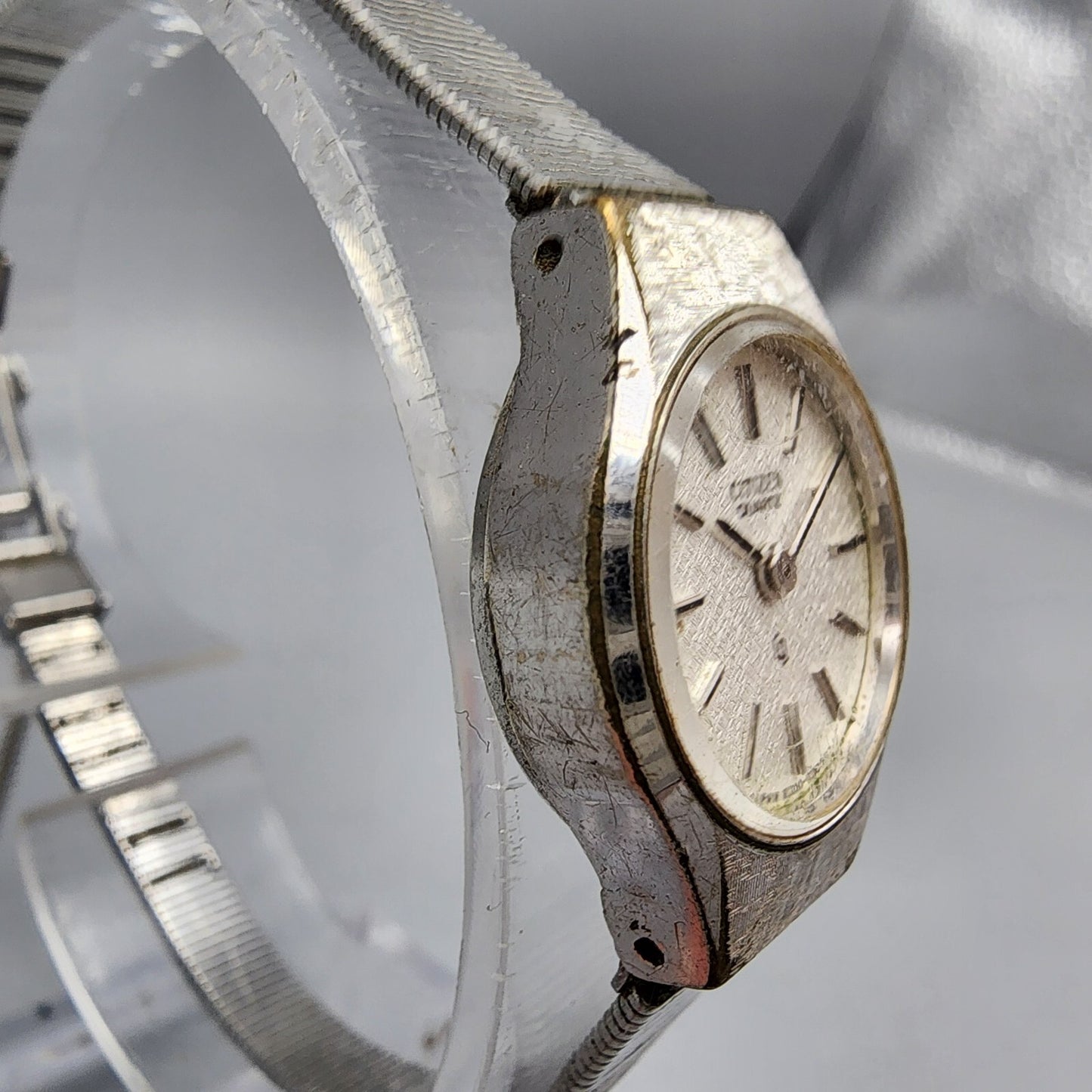 VTG Citizen CQ Watch Women 20mm Silver Dial Silver Tone 4-830385 New Battery