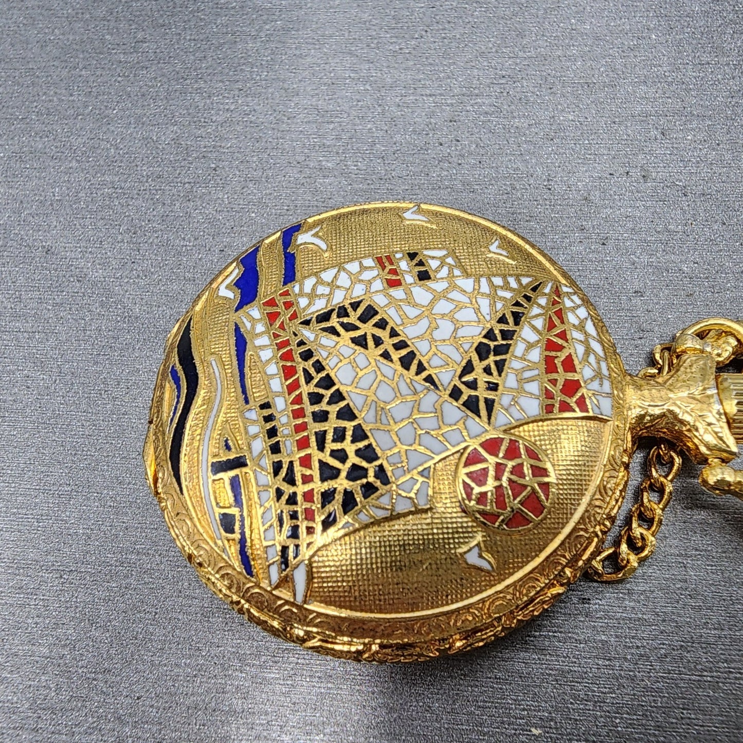 Skeleton Pocket Watch Men 47mm Skeleton Dial Gold Tone Mosaic Design Runs