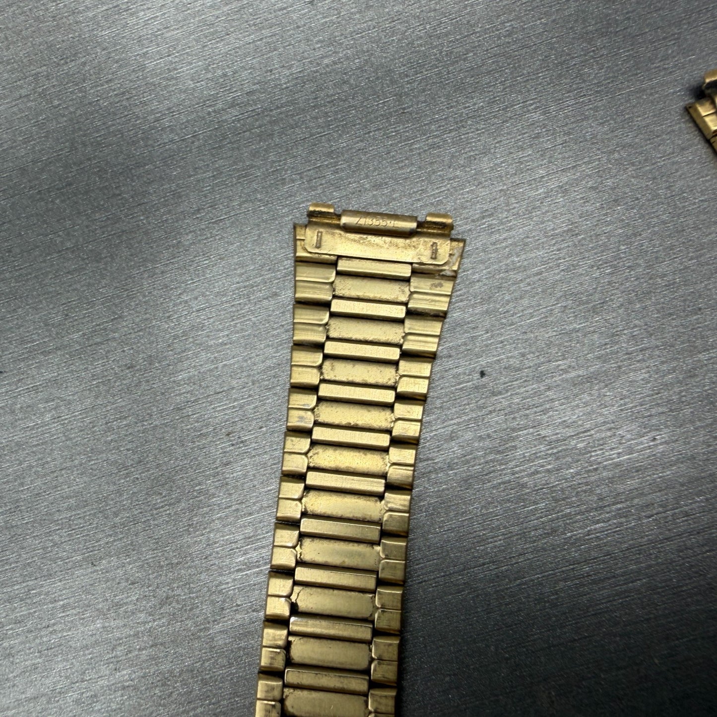 Seiko Bracelet 18mm Gold Tone Stainless Steel MISSING A PIECE Z1355L VTG12