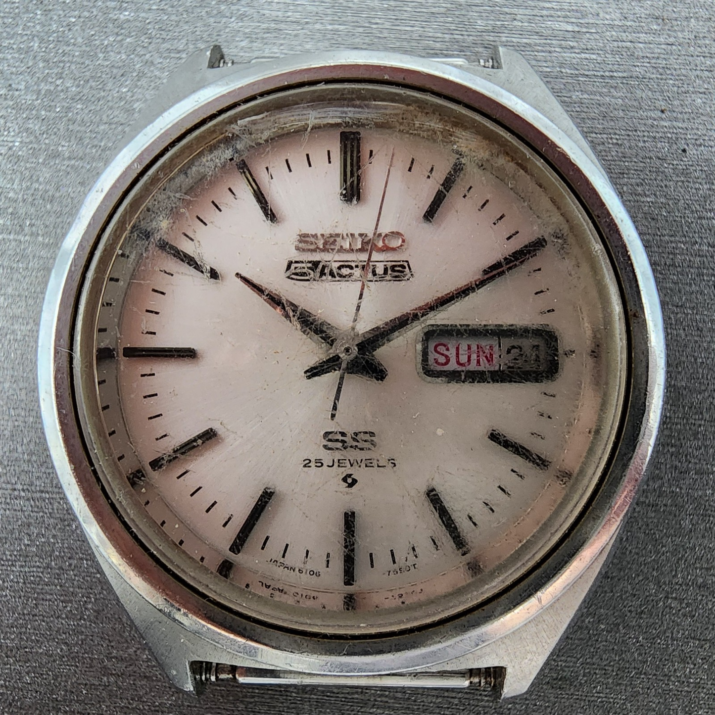 Seiko 5 Actus SS Watch Men 38mm Silver Dial Silver Tone Daydate 6106-7490 Runs