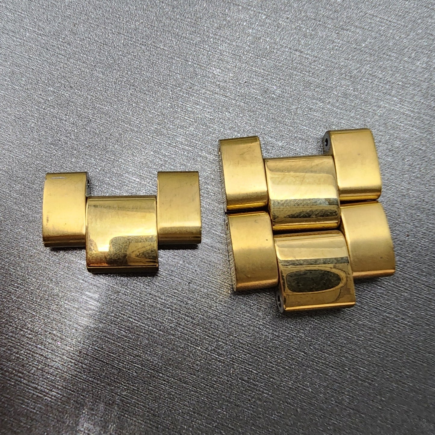 Stauer Watch Men 40mm Gold Foil Dial Gold Tone Daydate 24867 New Battery
