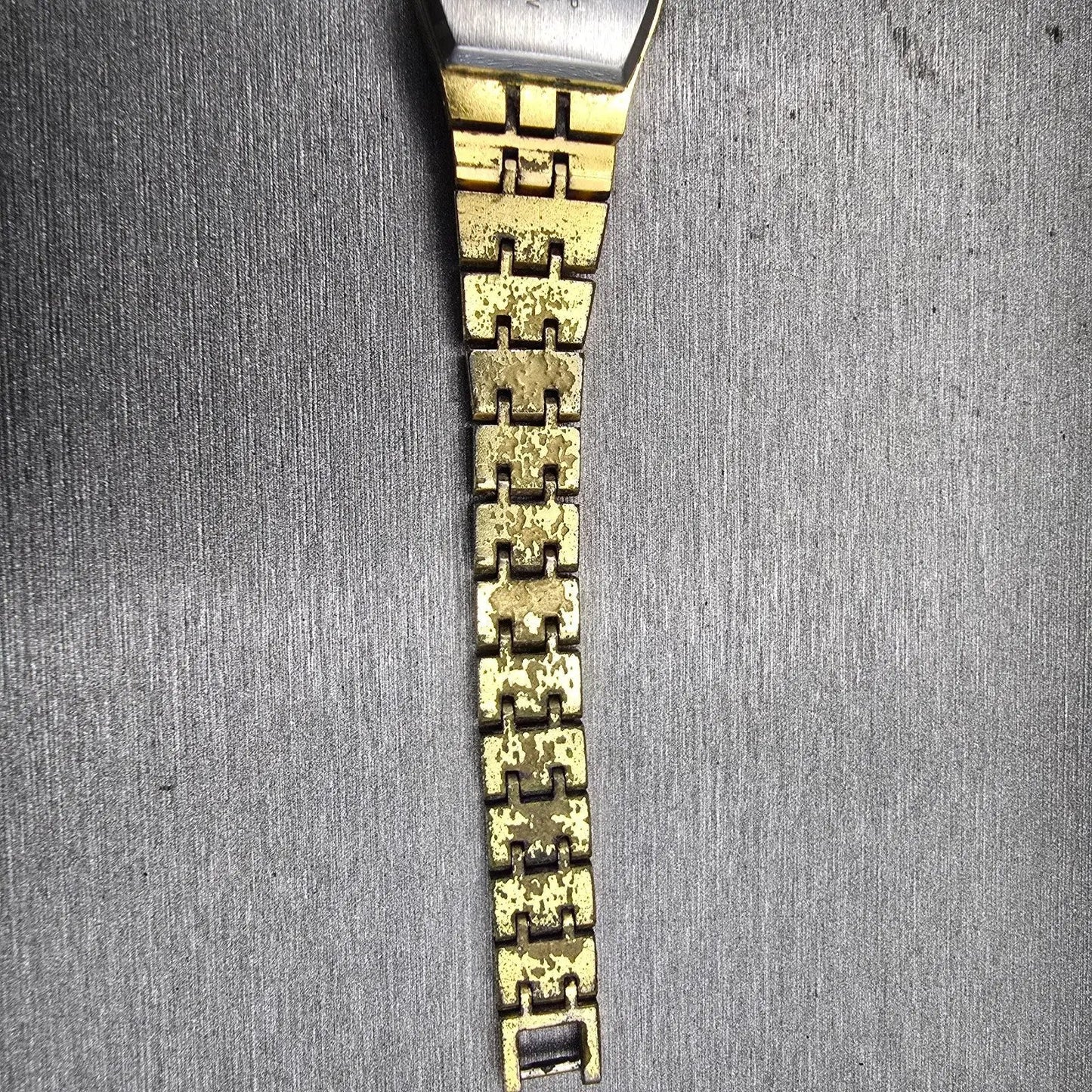 Citizen CQ Watch Women 18mm Champagne Dial Gold Tone Rectangle 4-040074 New Batt12