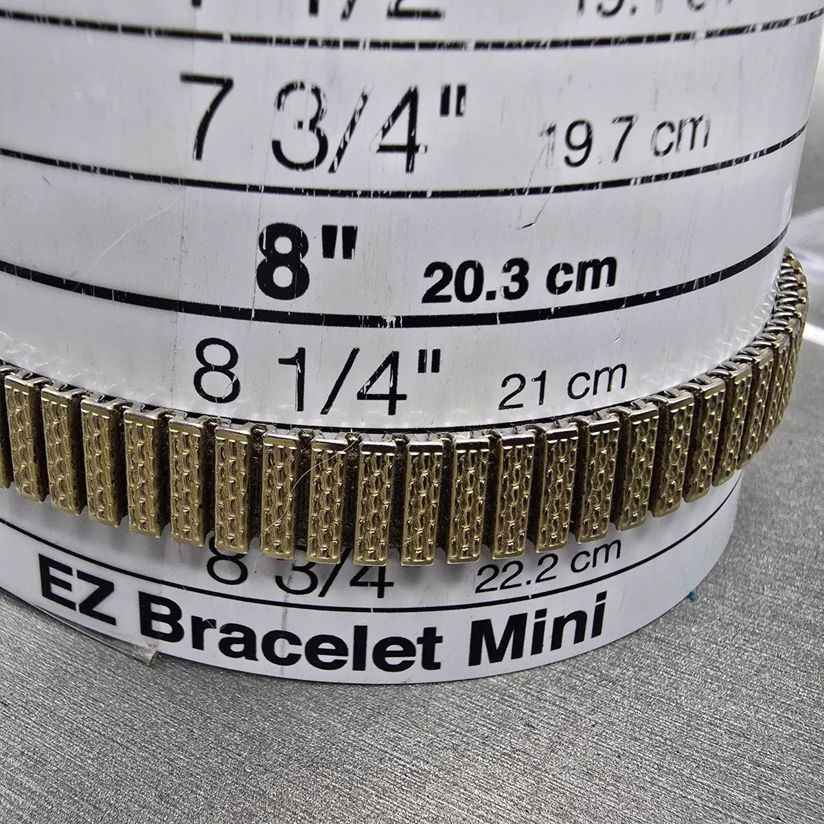 Wittnauer QWR Watch Women 17mm Gold Dial Gold Tone Oval New Battery VTG10