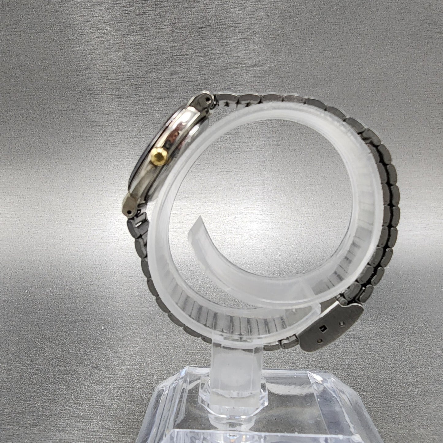 Seiko Alba Urban Watch Women 25mm White Dial Silver Tone Round NewBatt V401-0050