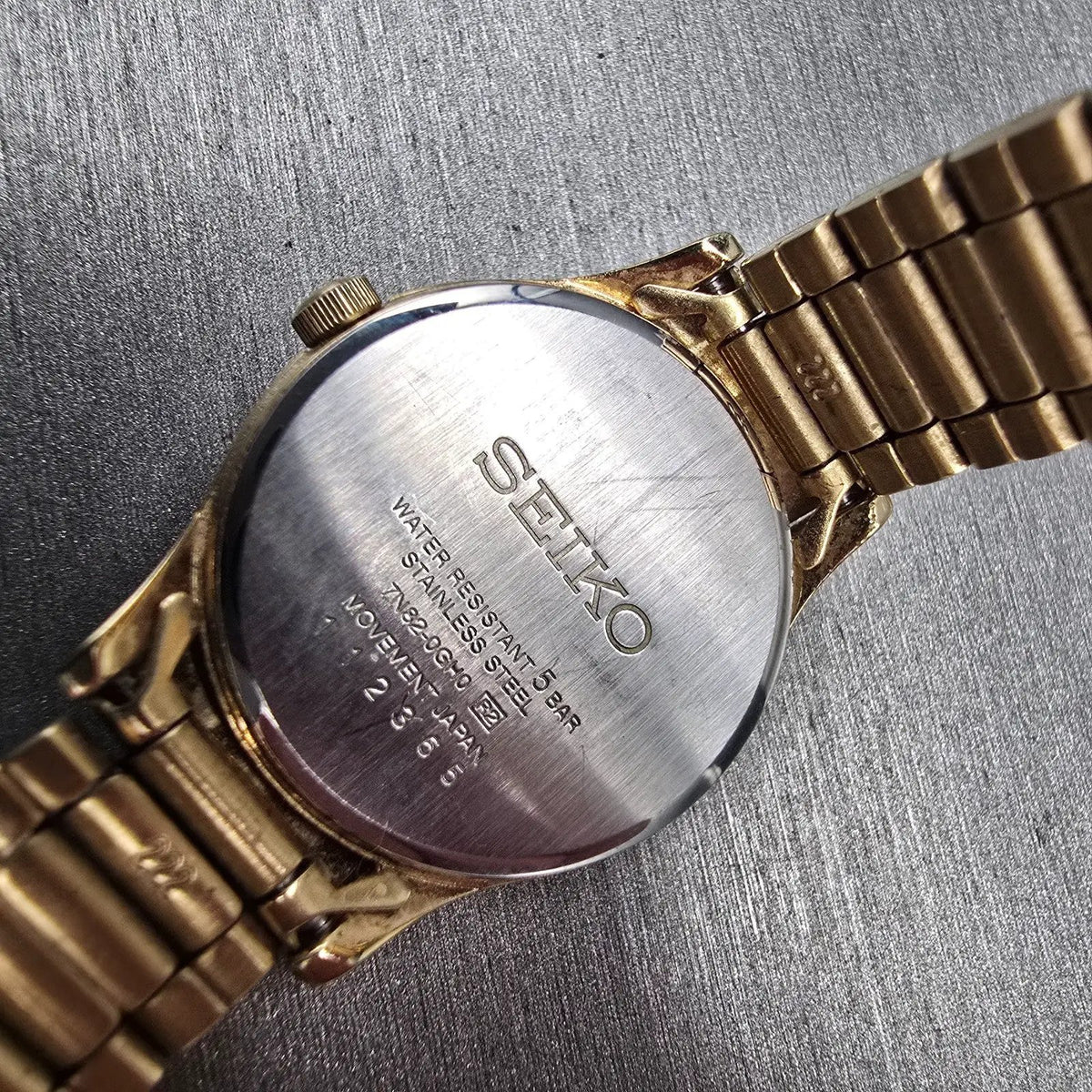 Seiko Watch Women 24mm Gold Dial Gold Tone Date Round 7N82-0GM0 New Battery10
