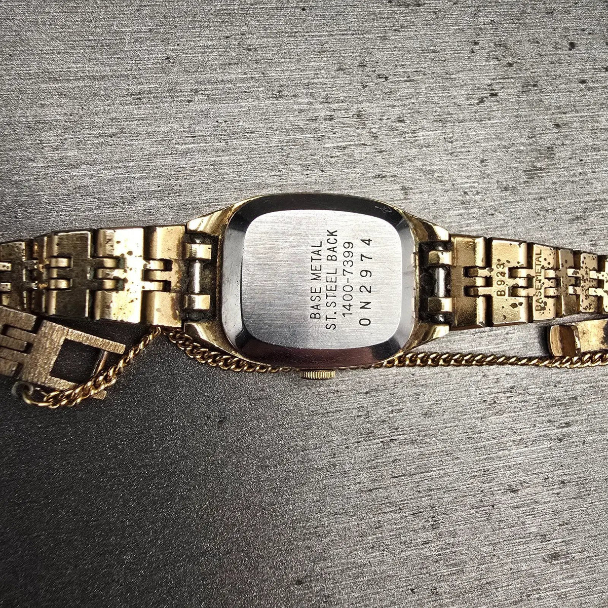 Seiko Watch Women 17mm Gold Dial Gold Tone Rectangle 1400-7399 New Battery VTG10