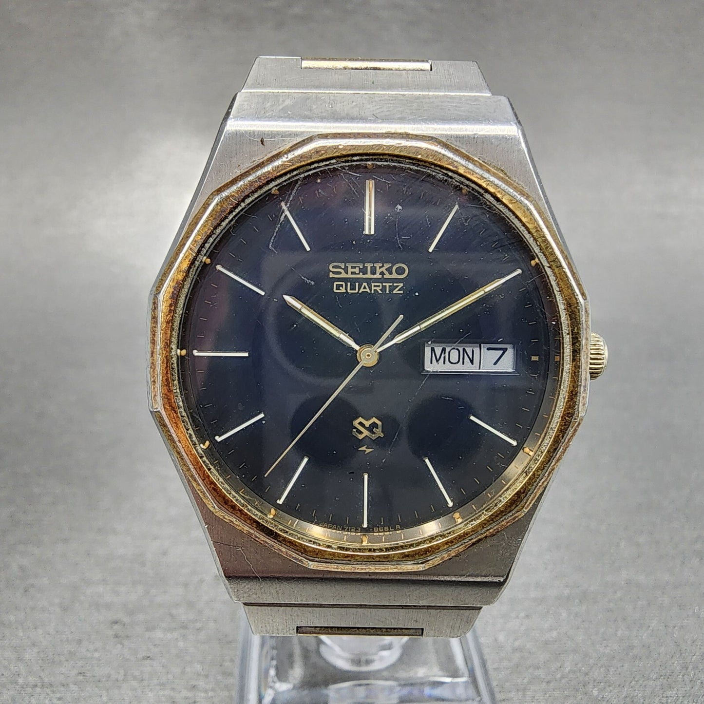 Seiko SQ Watch Men 35mm Blue dial Two Tone Daydate 7123-8470 New Battery
