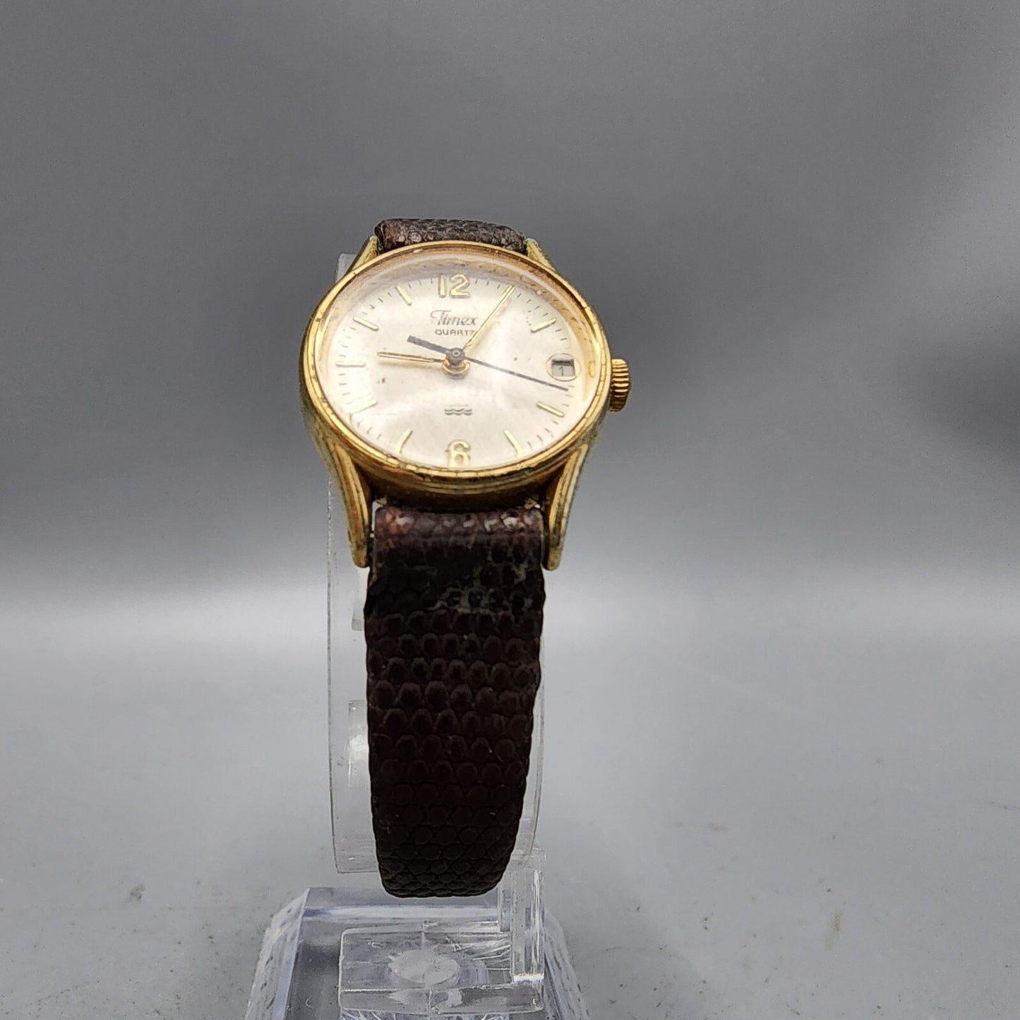 Vintage Timex Watch Women Gold Tone Cream Dial Date 22mm Round New Batttery